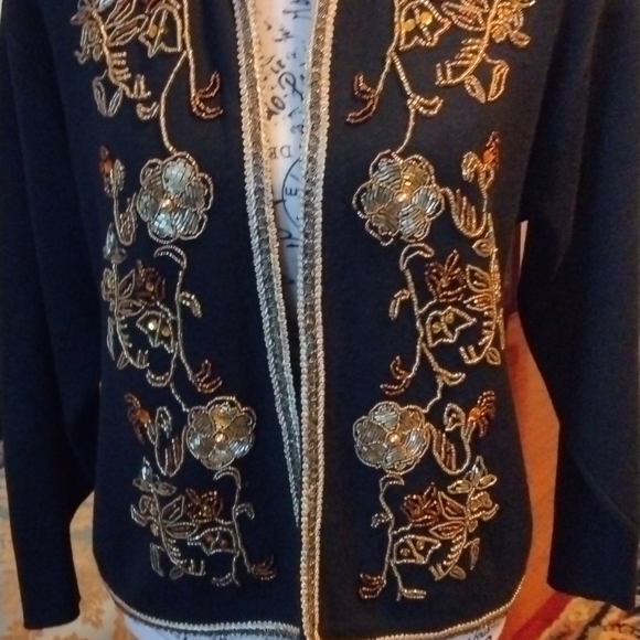 Petite Illustrations Sweater Small - Picture 8 of 10